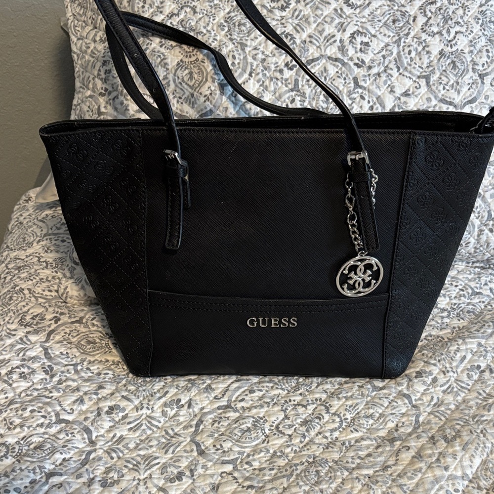 Elegant Lg Black GUESS Bag